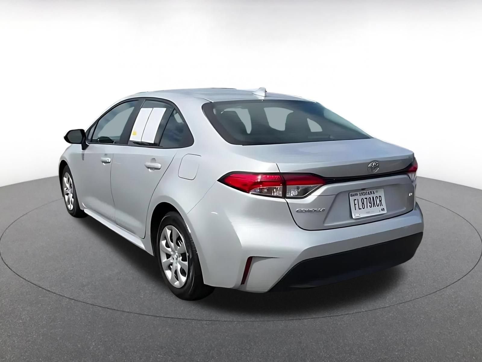 Used 2025 Toyota Corolla LE FWD image 11