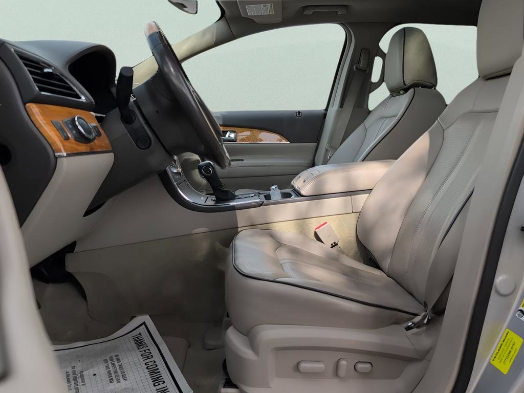 Used 2012 Lincoln MKX AWD image 32