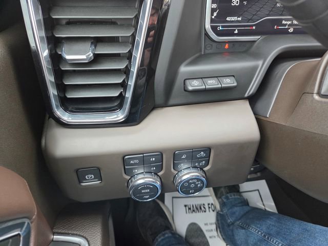 Used 2024 GMC Sierra 3500 Denali w/ Technology Package image 26