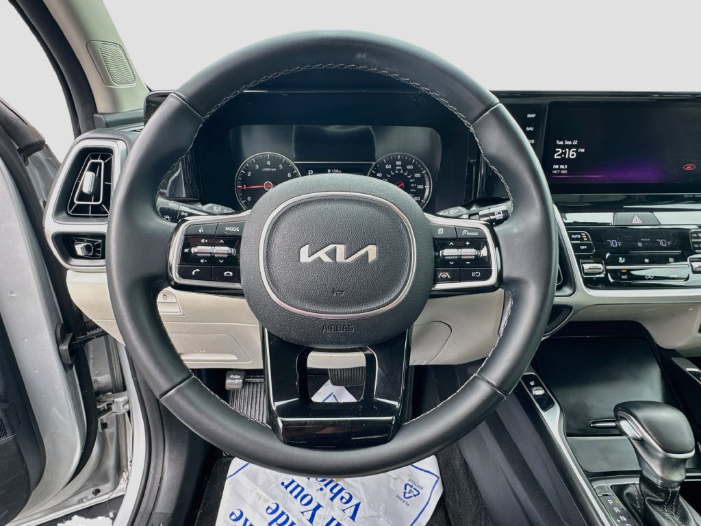 Certified 2022 Kia Sorento S FWD image 14