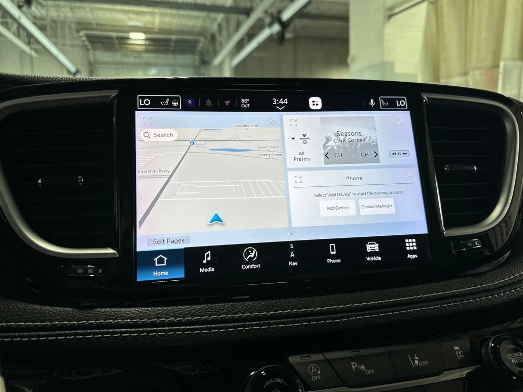Used 2023 Chrysler Pacifica Limited FWD image 56