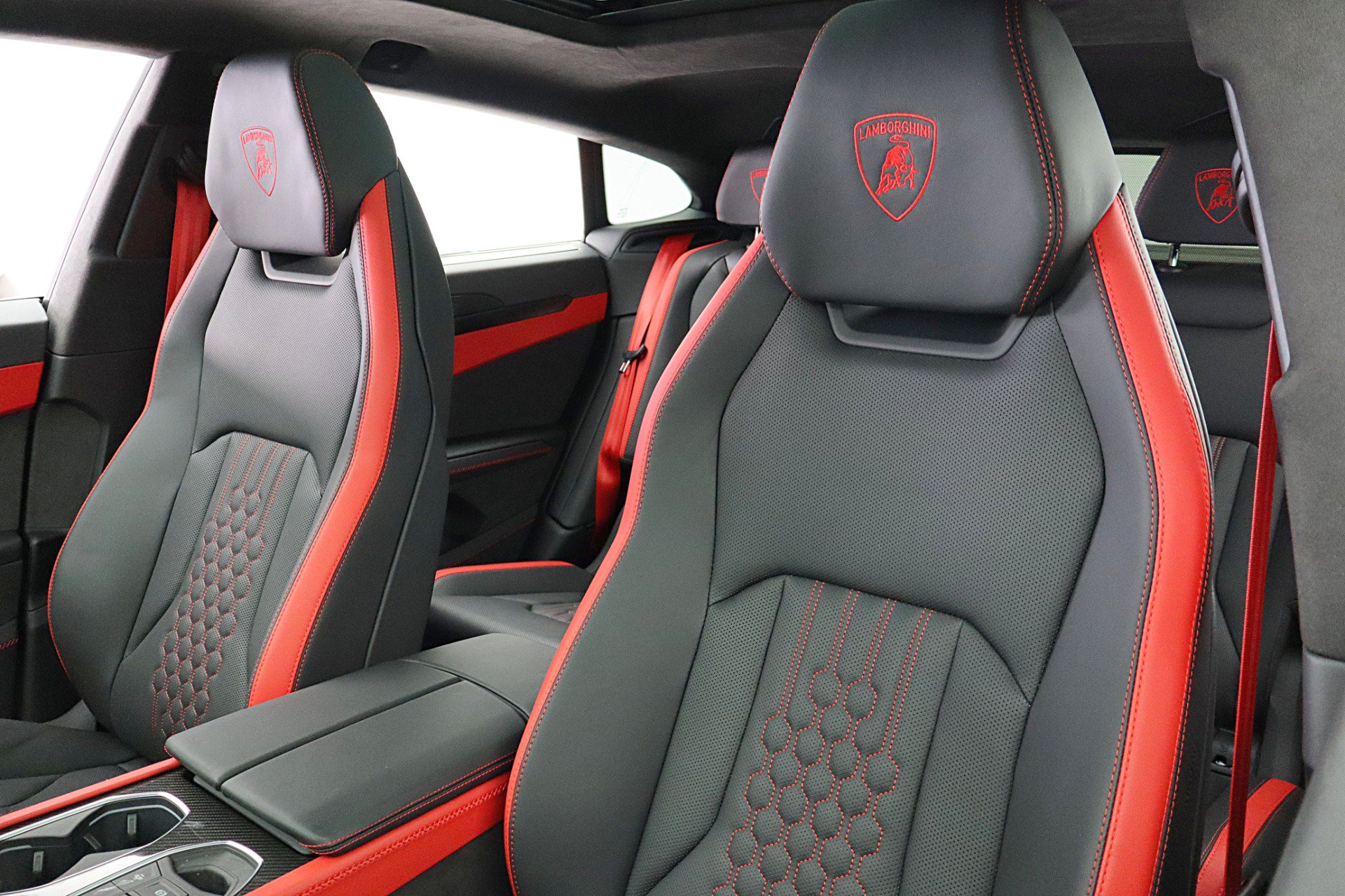 Used 2025 Lamborghini Urus S AWD/4WD image 24