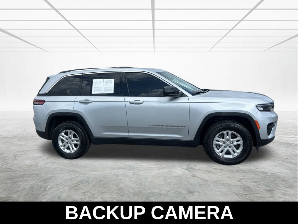 Used 2023 Jeep Grand Cherokee Laredo w/ Luxury Tech Group I image 4