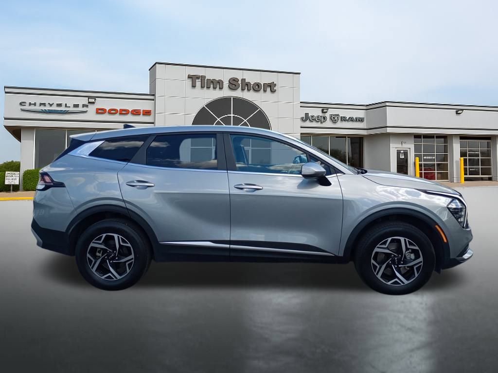 Used 2024 Kia Sportage LX AWD/4WD image 6