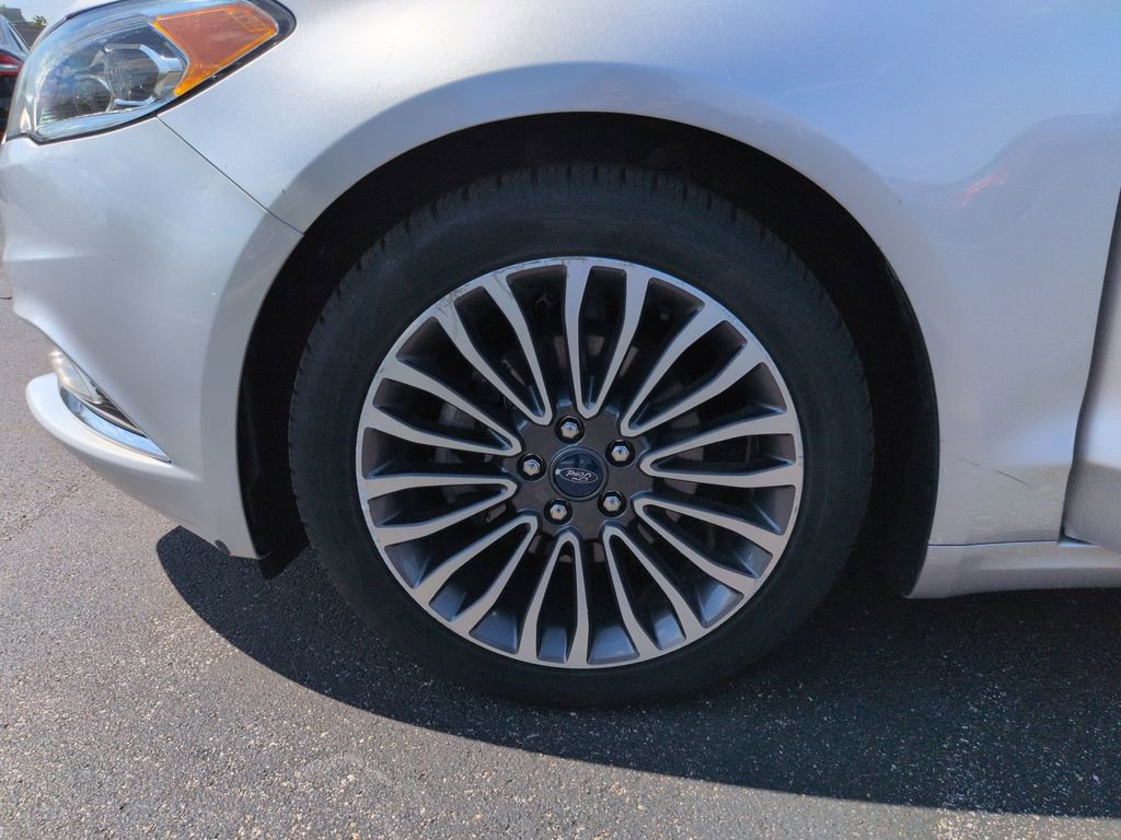 Used 2017 Ford Fusion Titanium AWD/4WD image 28