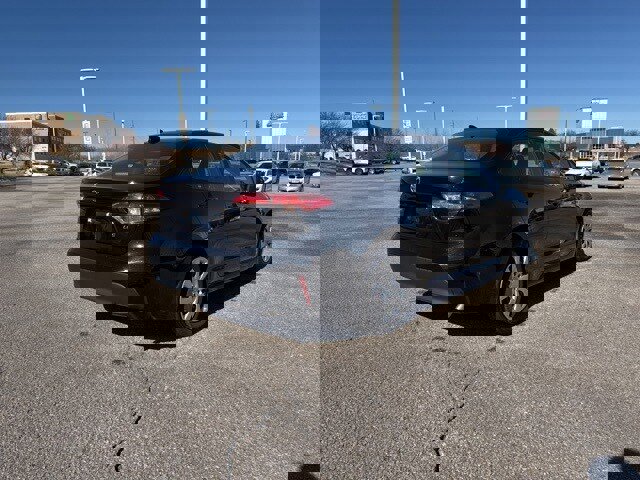 Used 2025 Toyota Corolla LE image 7