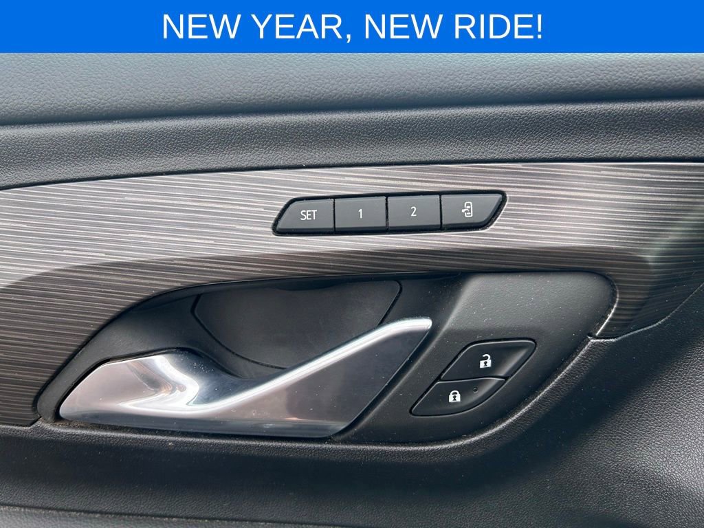 Used 2024 GMC Terrain SLT image 12