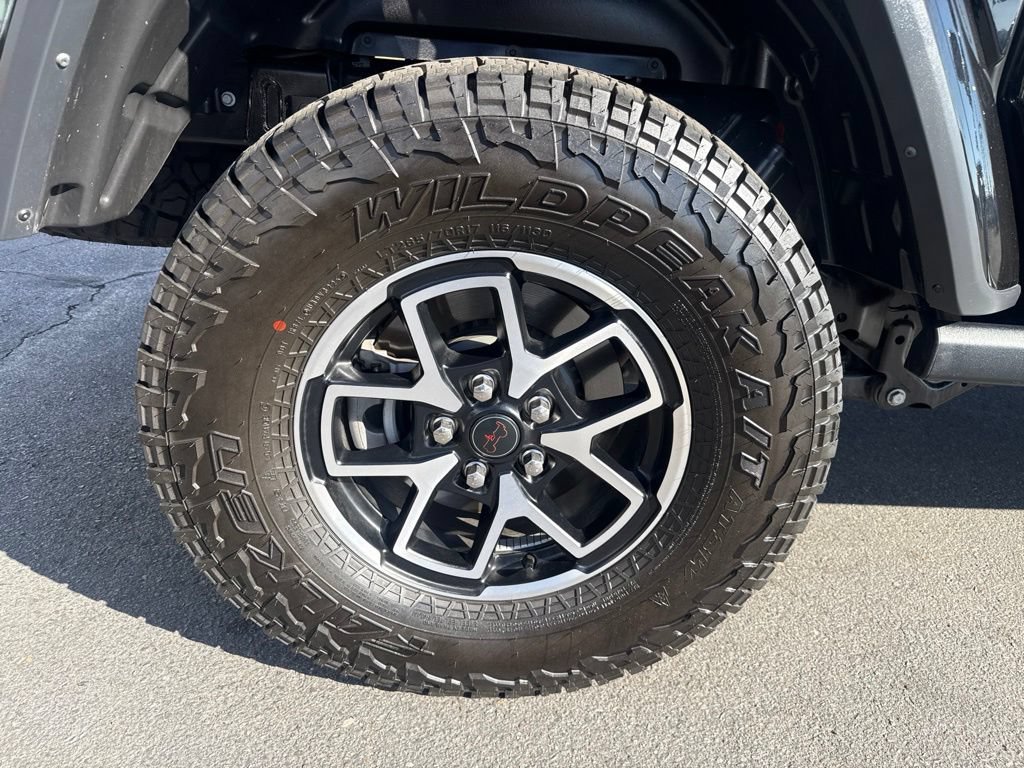 Certified 2023 Jeep Gladiator Sport AWD/4WD image 10