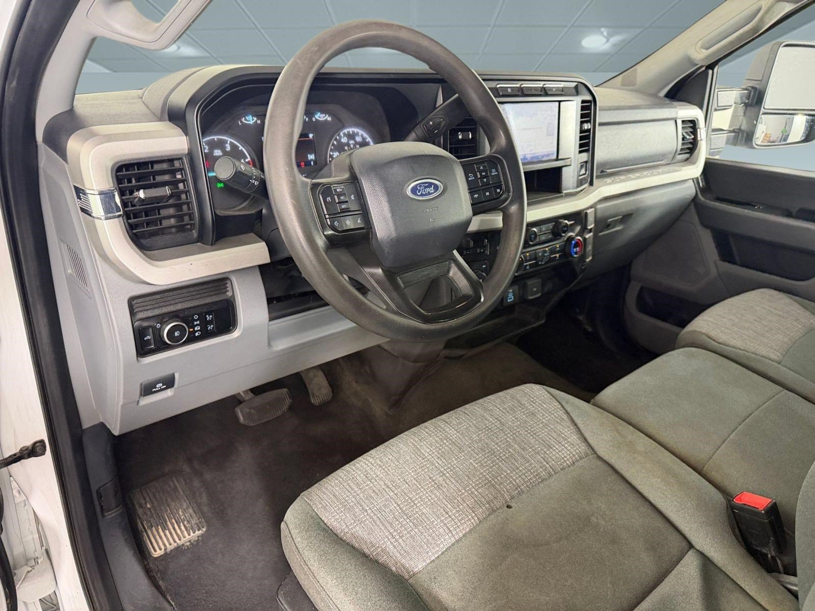 Used 2024 Ford F250 XLT AWD/4WD image 4