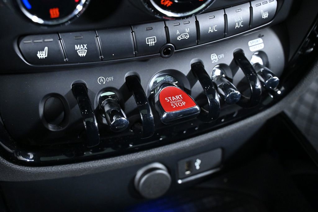 Used 2023 MINI Cooper Clubman S w/ Premium Package FWD image 21