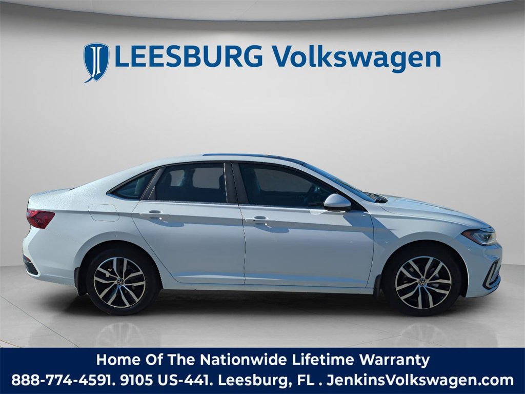 New 2026 Volkswagen Jetta SE image 3