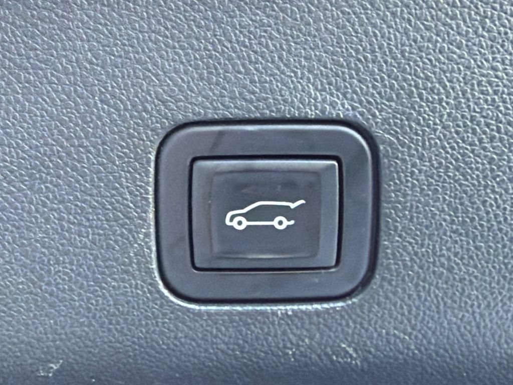 Used 2021 GMC Yukon SLT RWD image 19