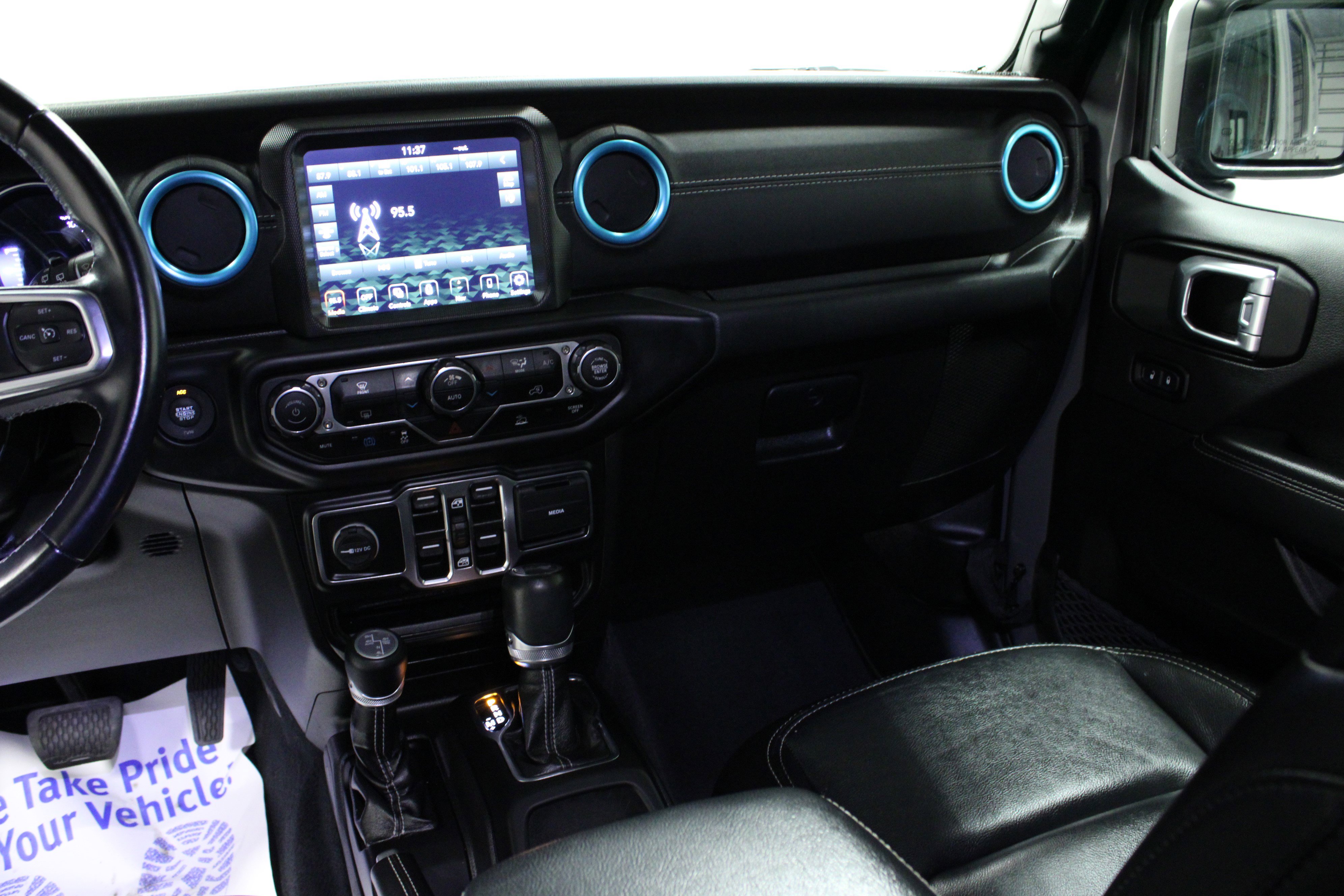 Used 2022 Jeep Wrangler Unlimited Sahara image 19