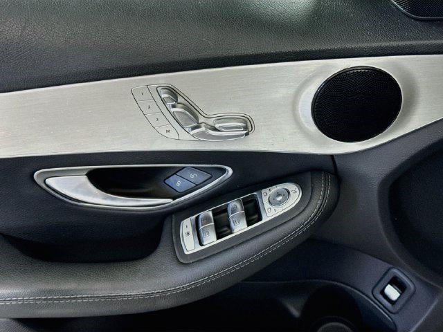 Used 2019 Mercedes-Benz C 300 Sedan image 23