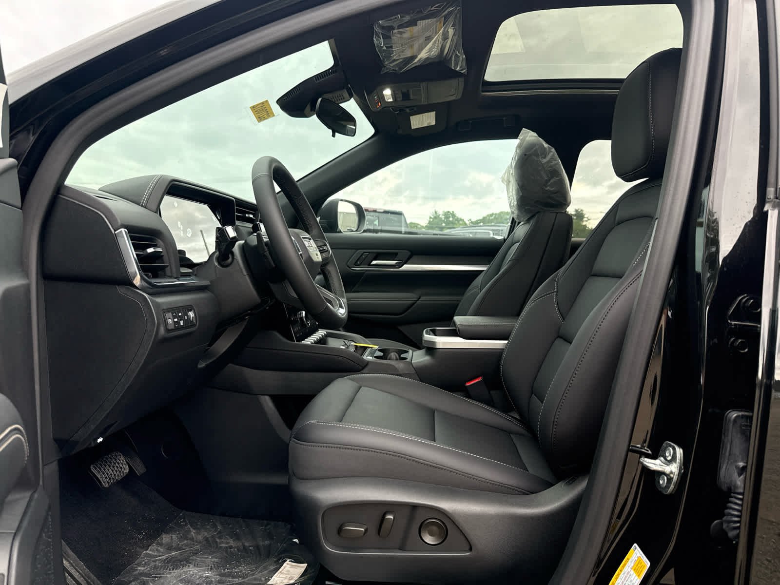New 2027 GMC Terrain Elevation w/ Elevation Premium Package AWD/4WD image 14