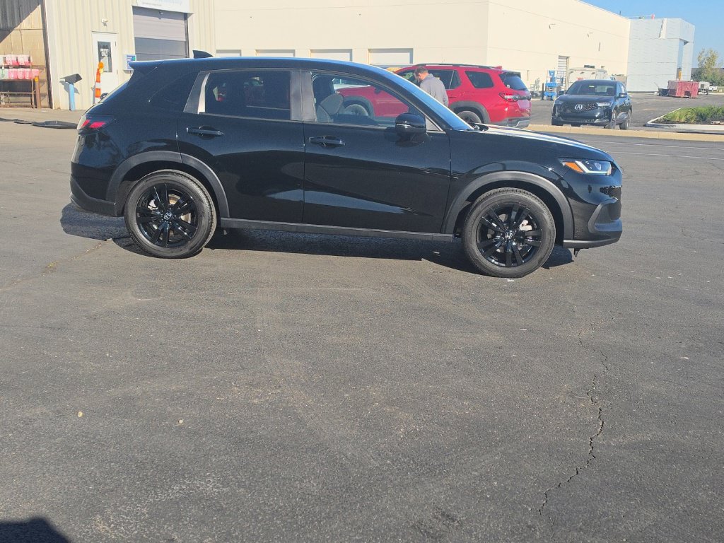 Used 2026 Honda HR-V Sport image 11