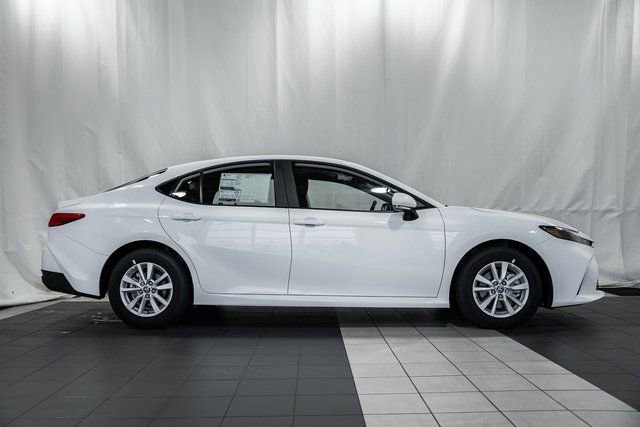 Used 2026 Toyota Camry LE image 3