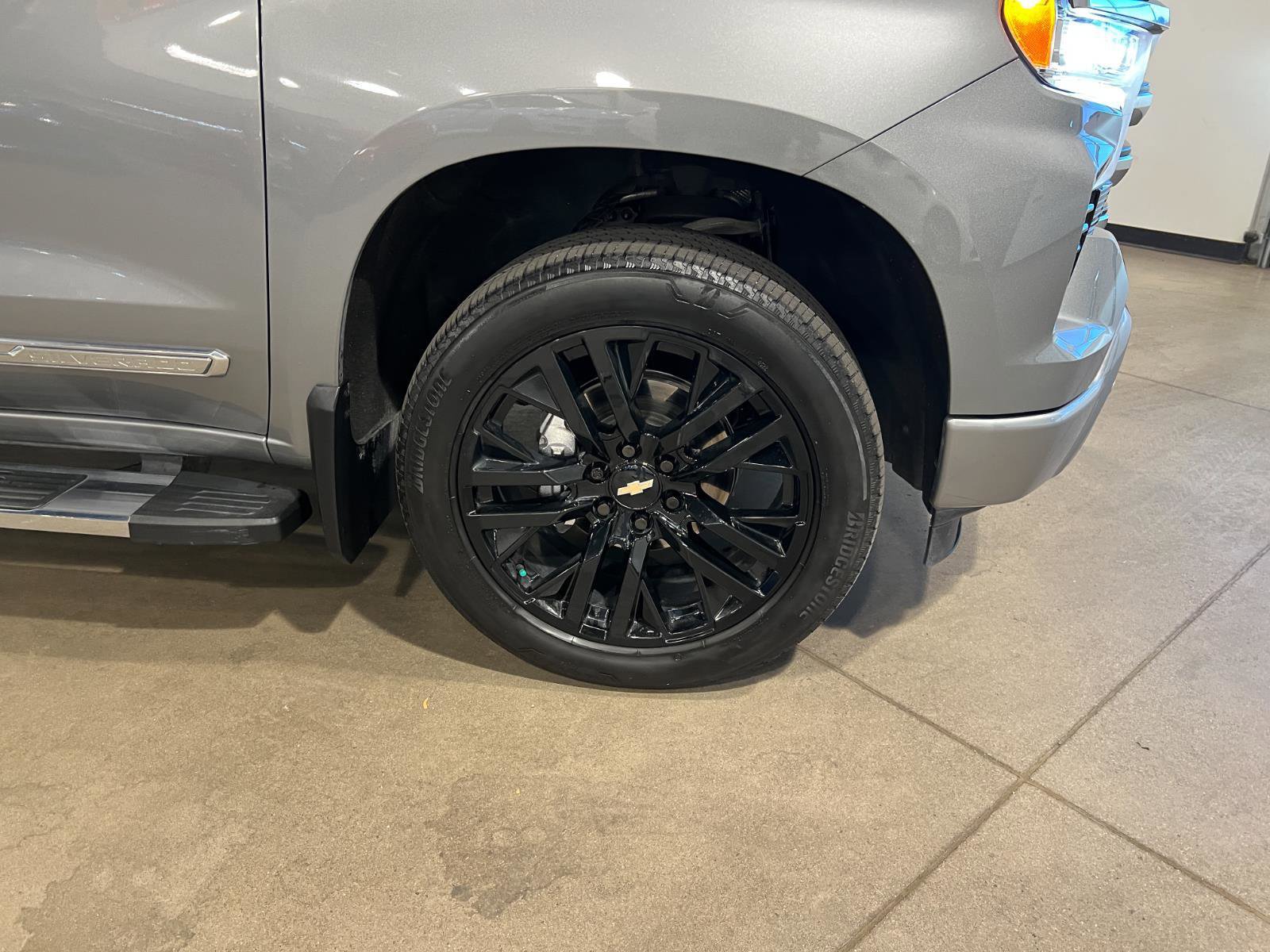 Used 2023 Chevrolet Silverado 1500 High Country w/ High Country Premium Package image 41