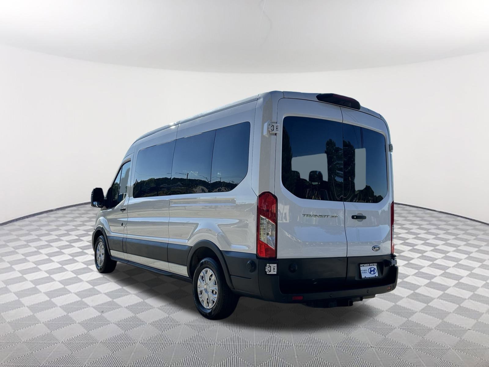 Used 2024 Ford Transit 350 XL image 9