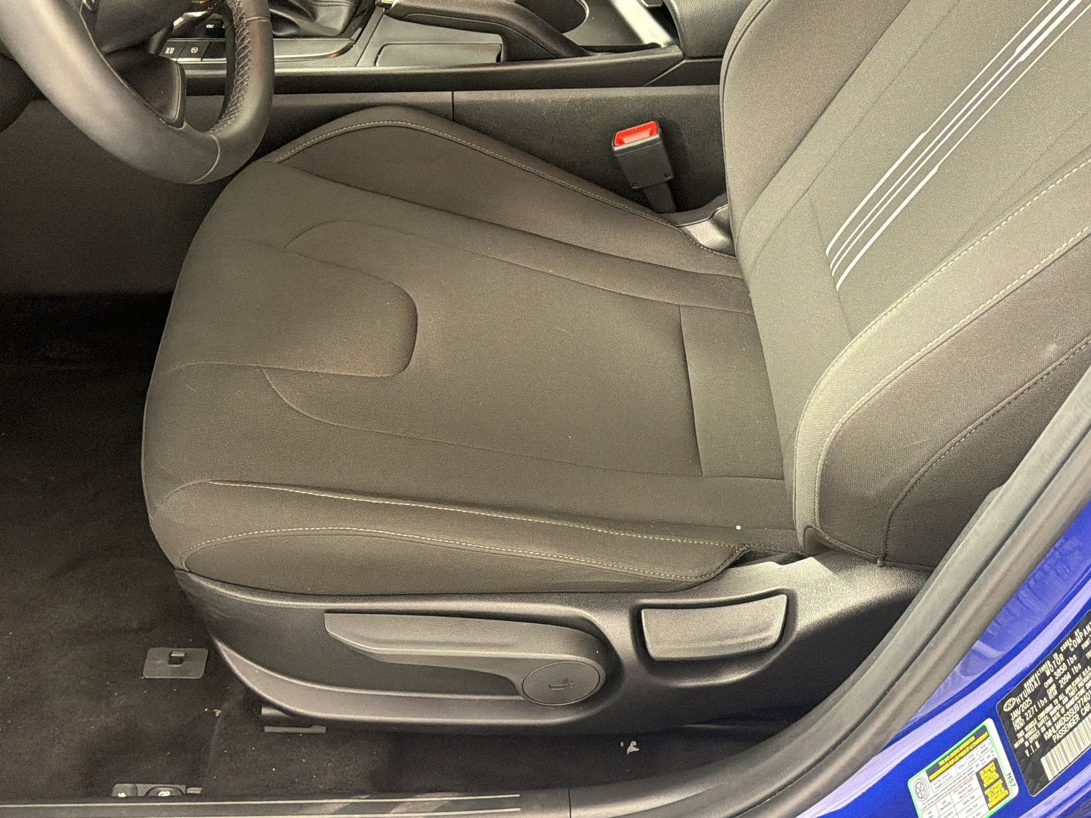 Used 2025 Hyundai Elantra Sport FWD image 15