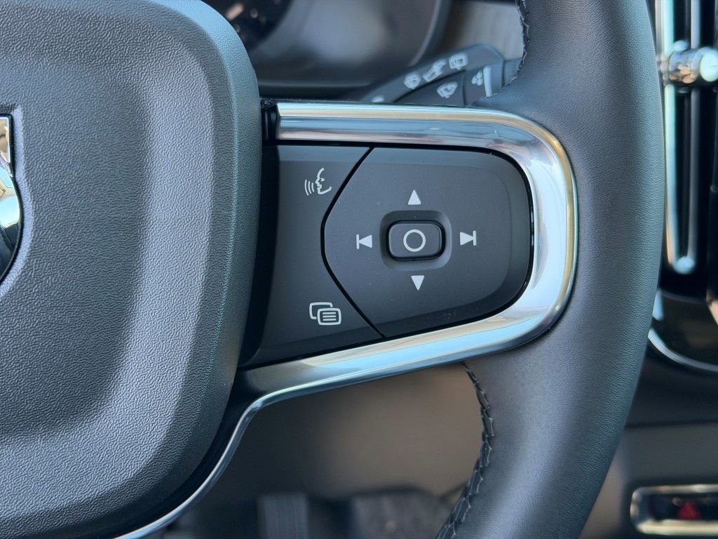New 2026 Volvo XC40 B5 Ultra w/ Protection Package Premier image 21