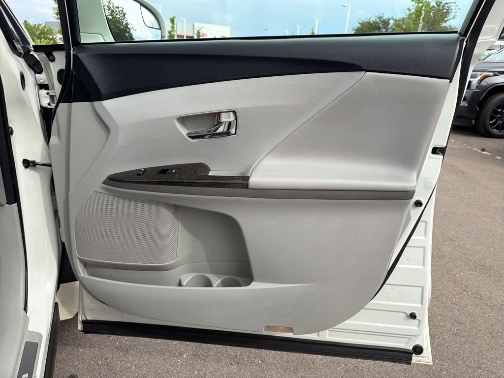 Used 2015 Toyota Venza LE AWD/4WD image 11