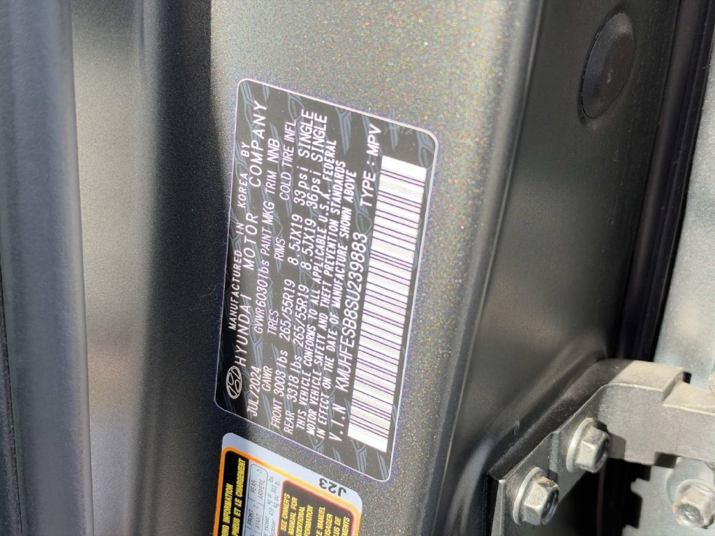 Certified 2025 Genesis GV80 2.5T Standard AWD/4WD image 30