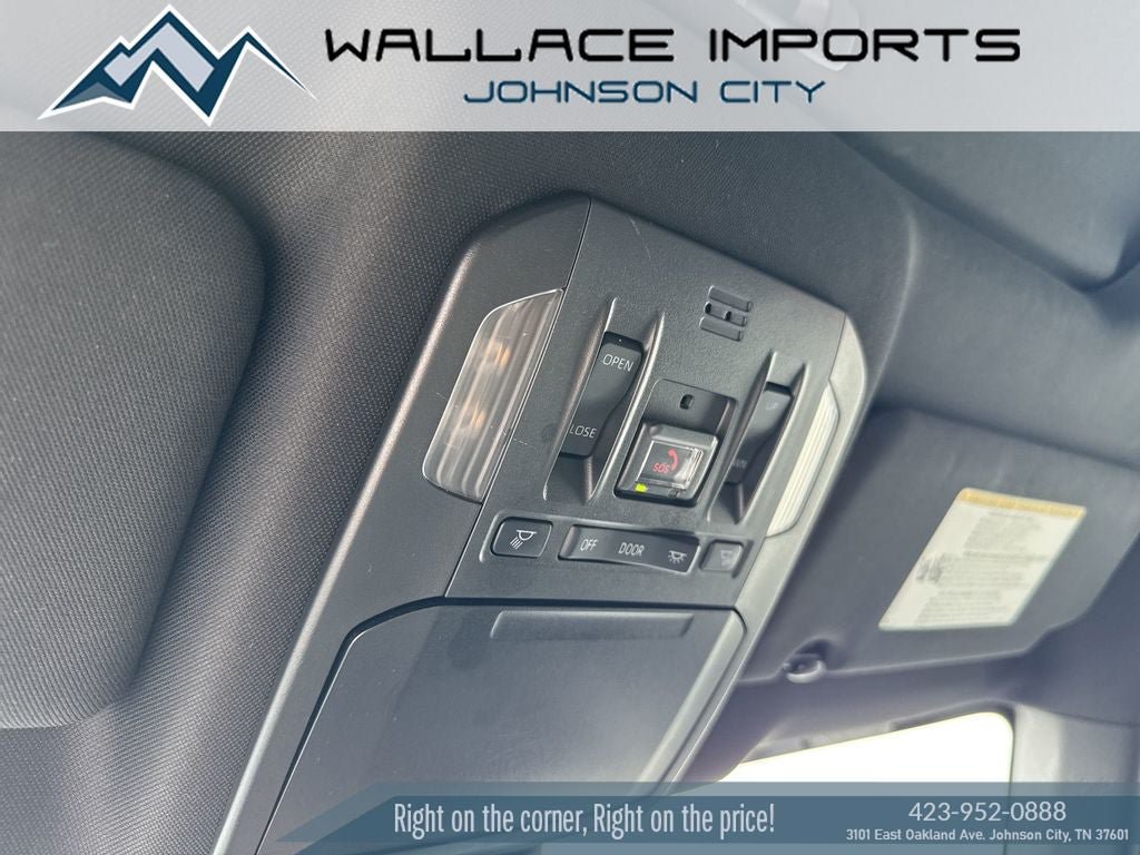 Used 2022 Toyota Highlander XSE FWD image 16