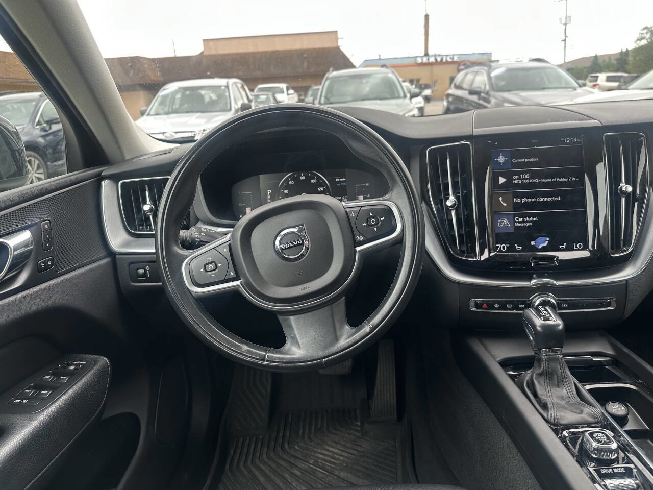 Used 2019 Volvo XC60 T6 Momentum w/ Premium Package AWD/4WD image 17