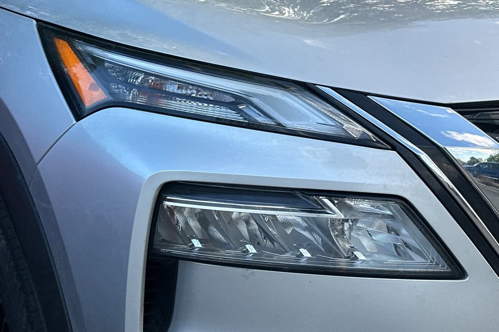 Used 2023 Nissan Rogue SV AWD/4WD image 8