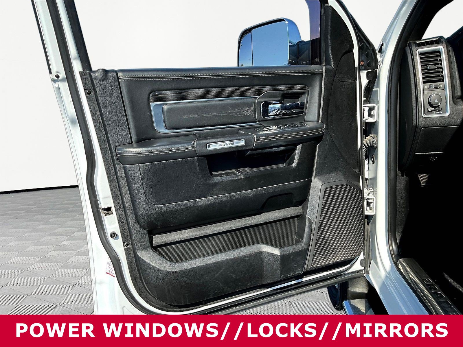 Used 2018 RAM 3500 Laramie Longhorn AWD/4WD image 19