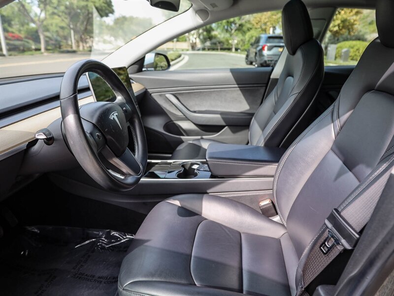 Used 2018 Tesla Model 3 Long Range RWD image 26