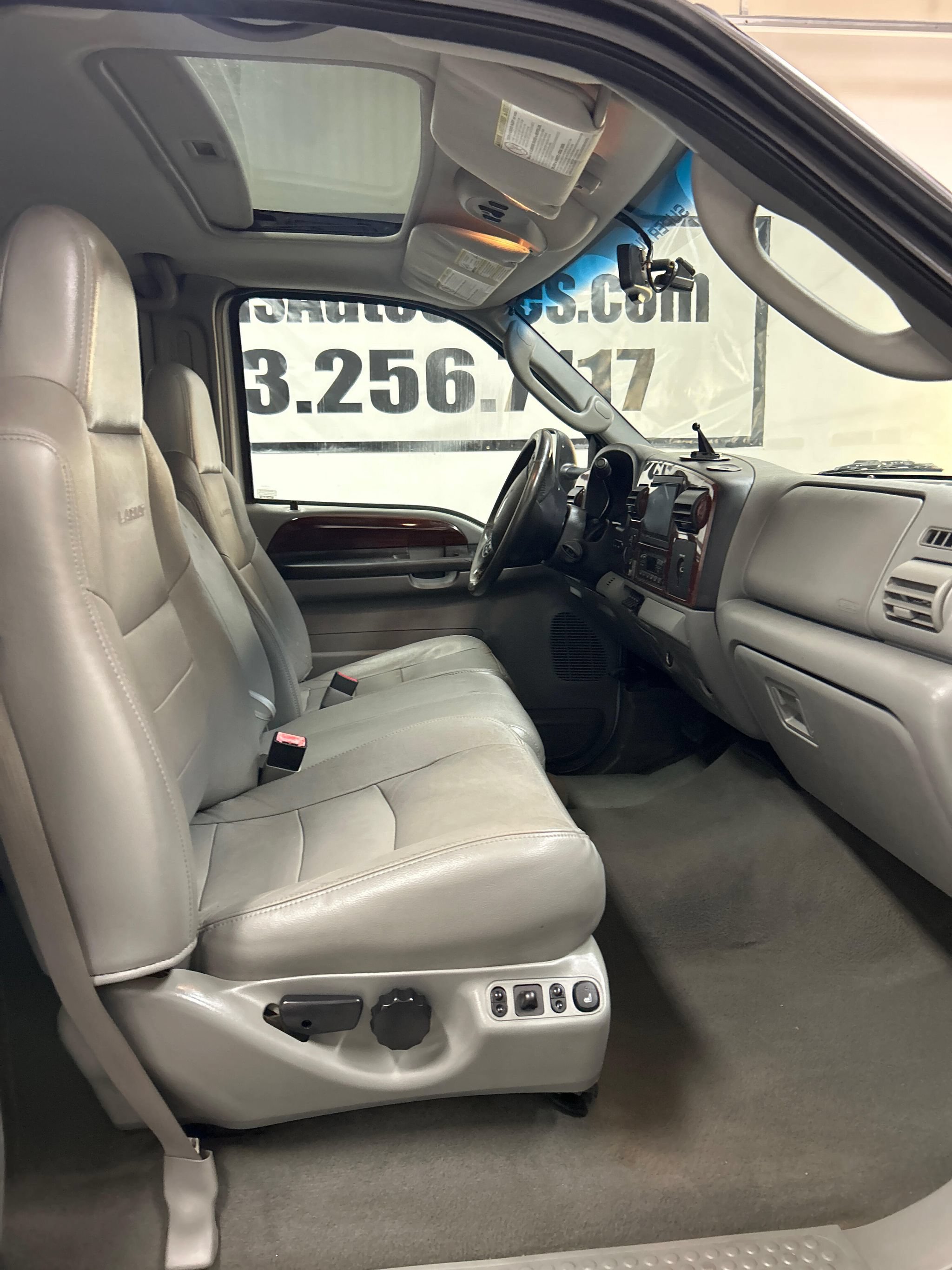 Used 2007 Ford F350 Lariat AWD/4WD image 13