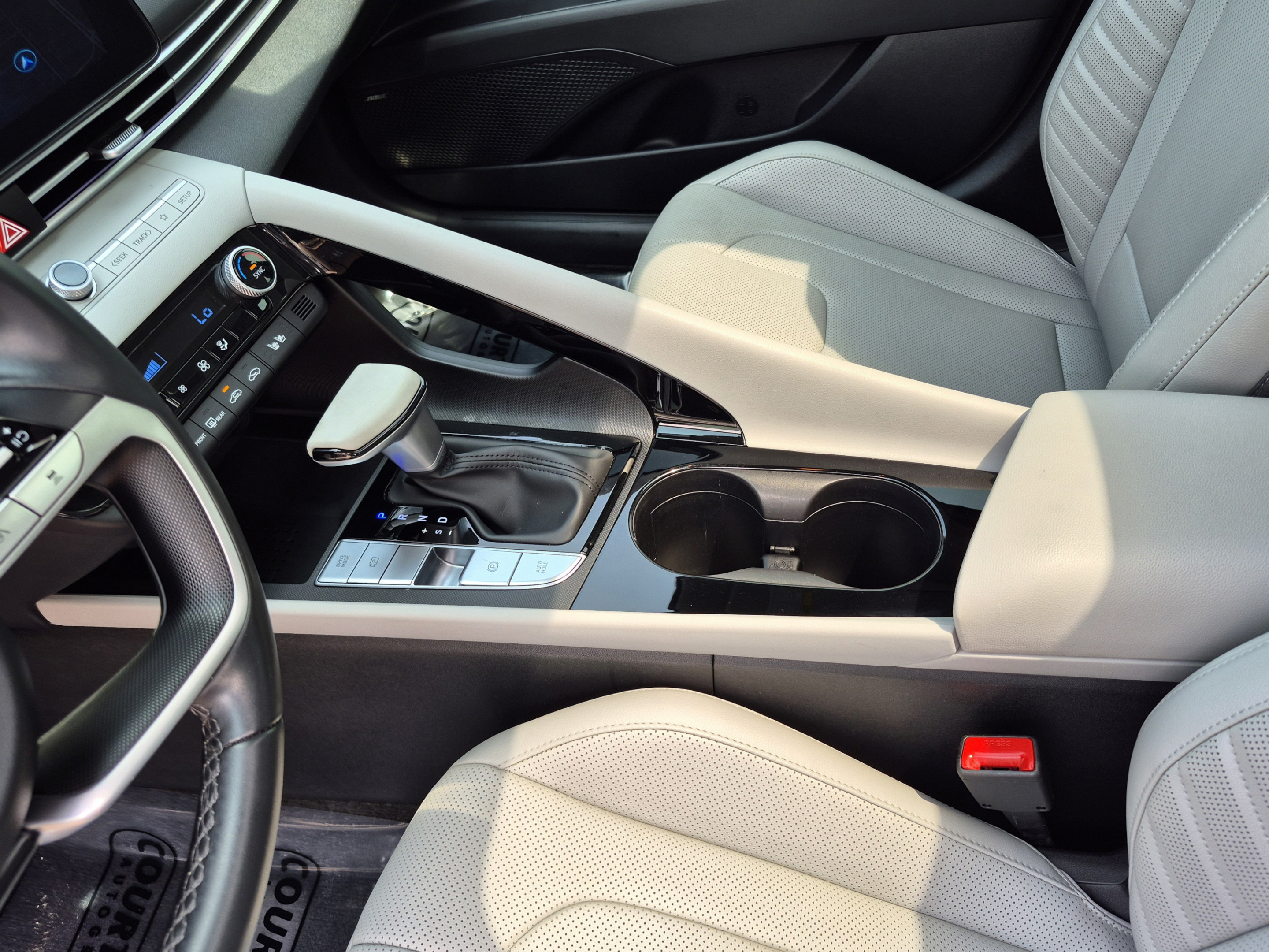 Certified 2023 Hyundai Elantra Limited FWD image 20