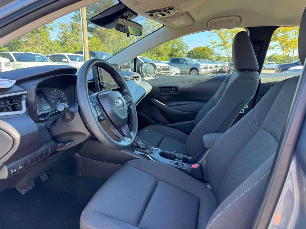 Used 2025 Toyota Corolla LE FWD image 16