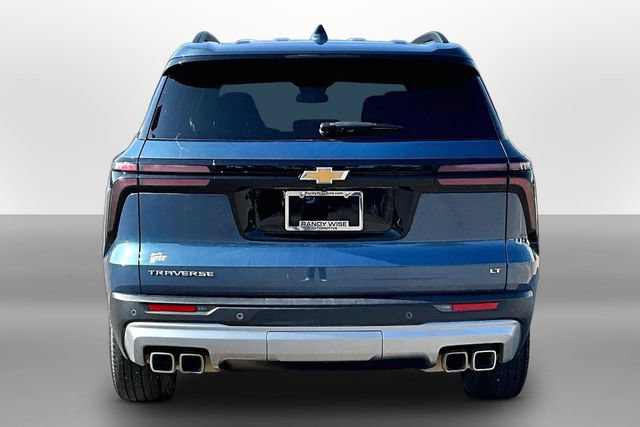 Used 2024 Chevrolet Traverse LT w/ Trailering Package FWD image 4