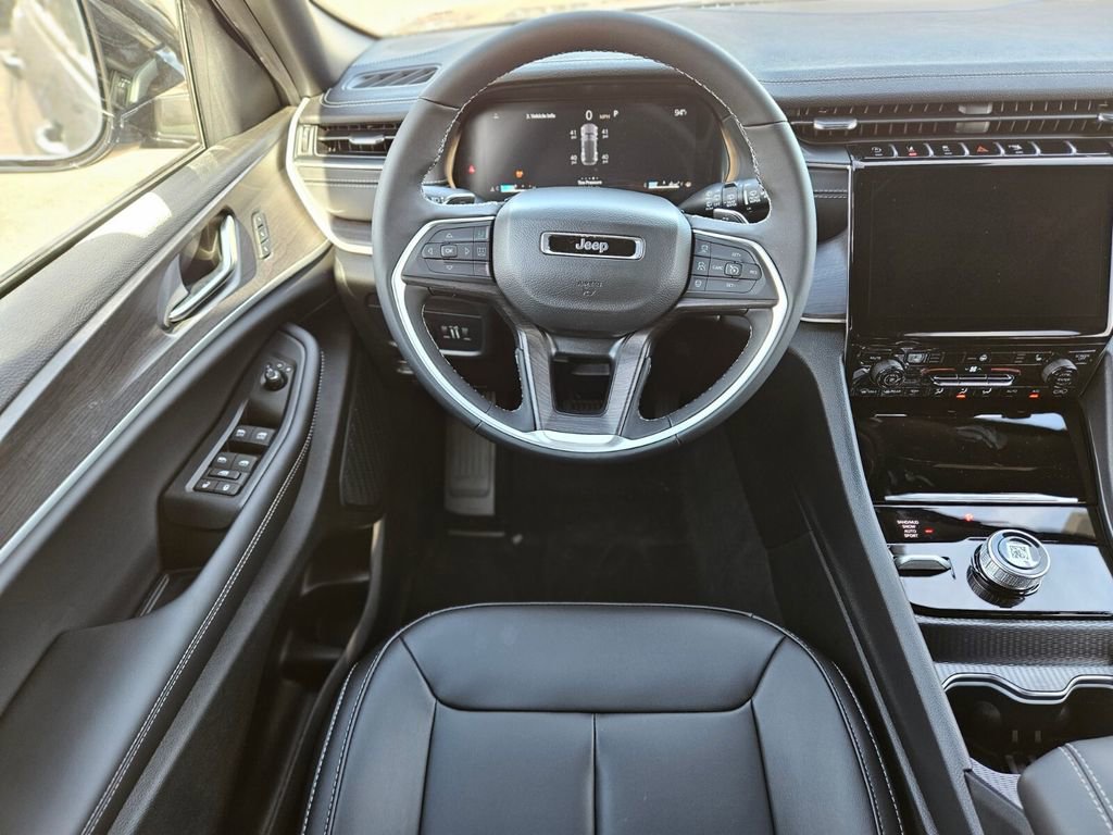 New 2025 Jeep Grand Cherokee Limited image 13