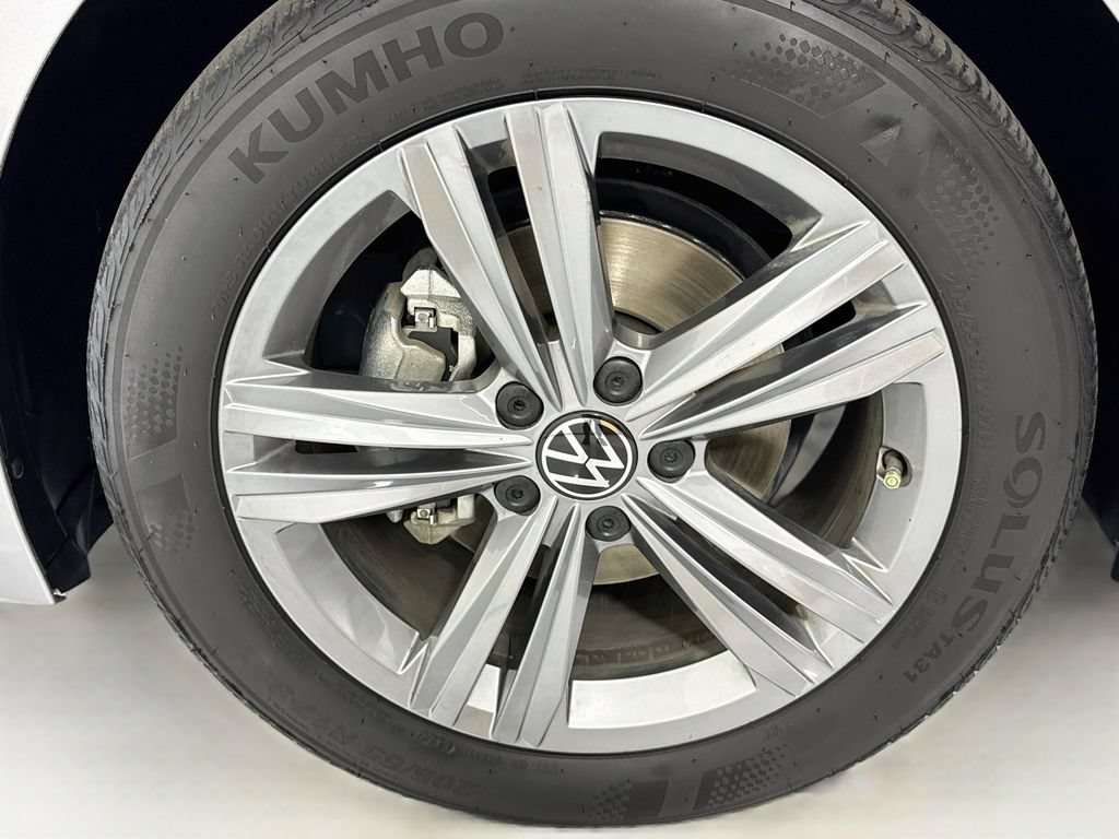 Used 2024 Volkswagen Jetta SE w/ Panoramic Sunroof Package FWD image 30
