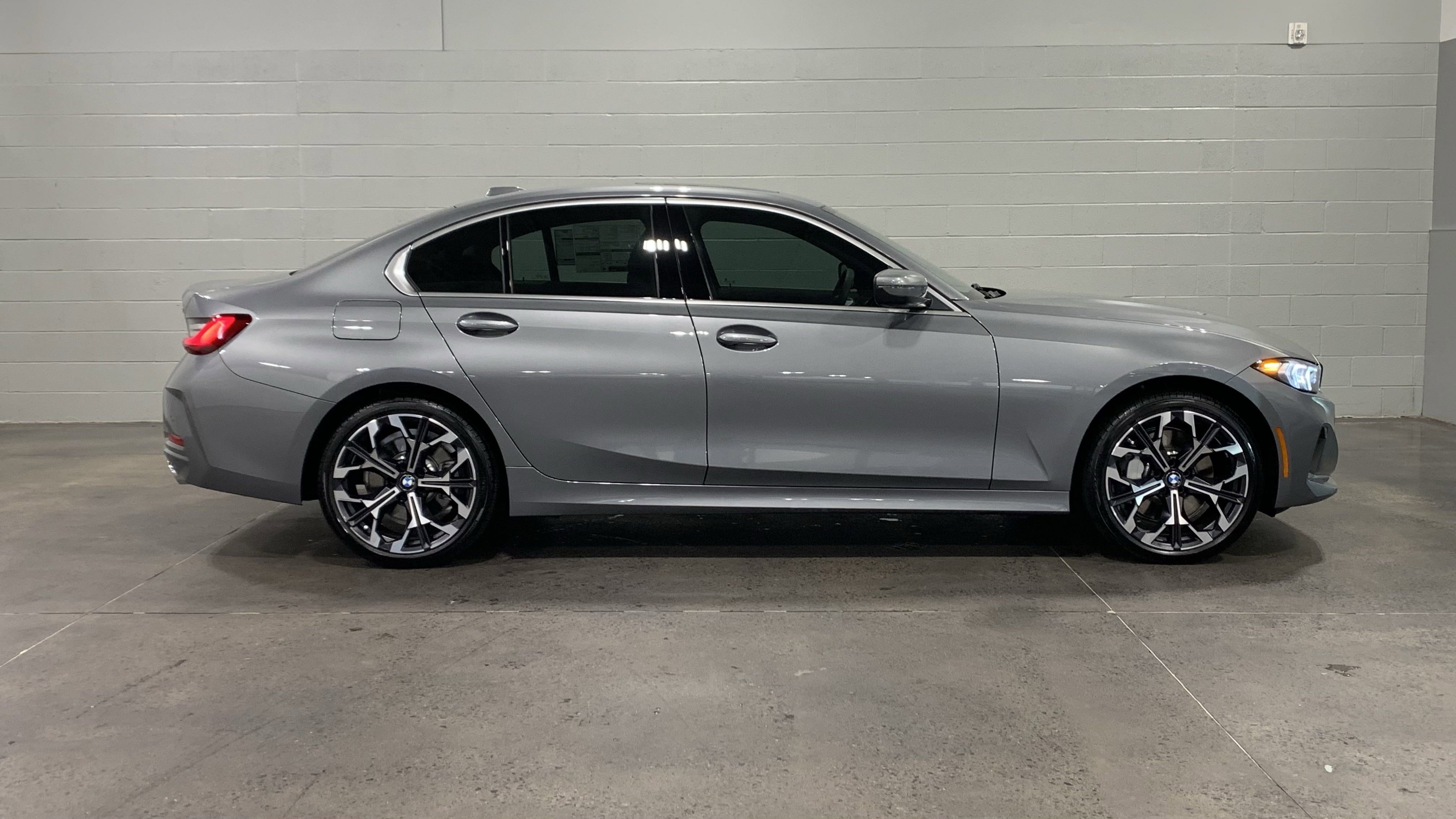 Used 2025 BMW 330i xDrive Sedan w/ Convenience Package AWD/4WD image 9