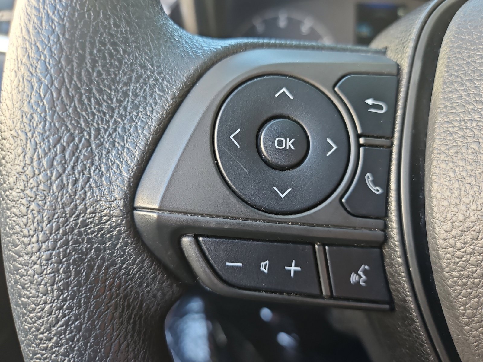 Used 2023 Toyota Corolla LE FWD image 30