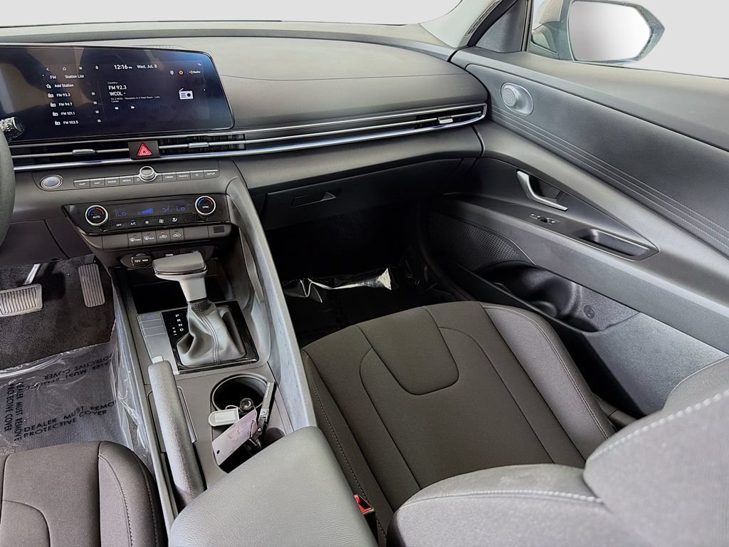Used 2024 Hyundai Elantra SEL FWD image 27