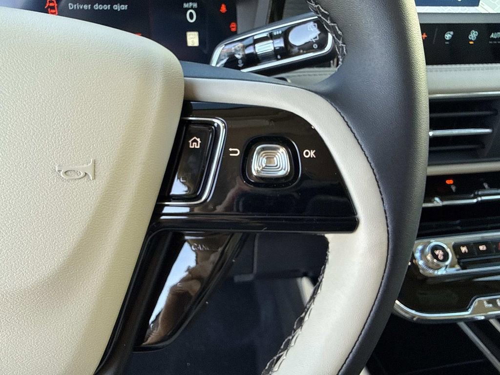 New 2026 Lincoln Corsair Premiere image 29