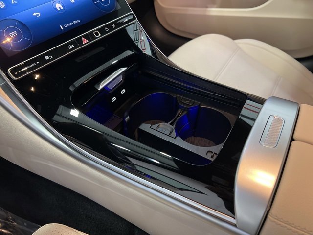 Used 2025 Mercedes-Benz C 300 4MATIC Sedan image 27