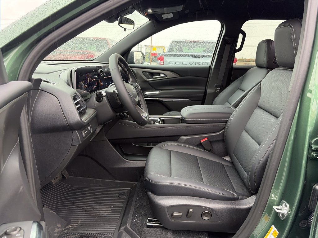 New 2027 Chevrolet Traverse LT w/ Midnight/Sport Edition AWD/4WD image 16