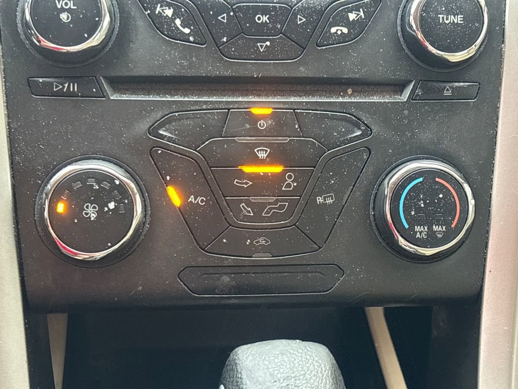 Used 2015 Ford Fusion SE FWD image 20