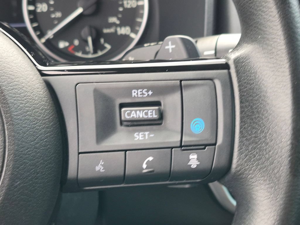 Used 2022 Nissan Rogue SV AWD/4WD image 15
