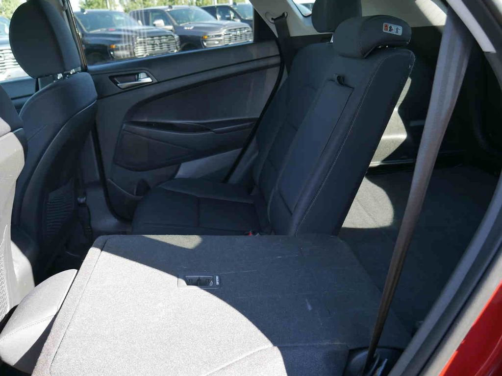 Used 2020 Hyundai Tucson SE w/ Winter Weather Package image 16