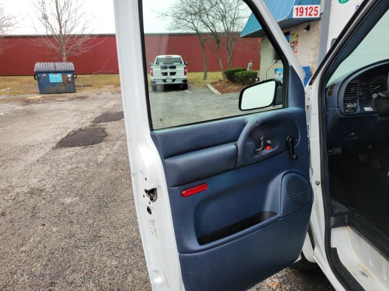 Used 2005 Chevrolet Astro image 22