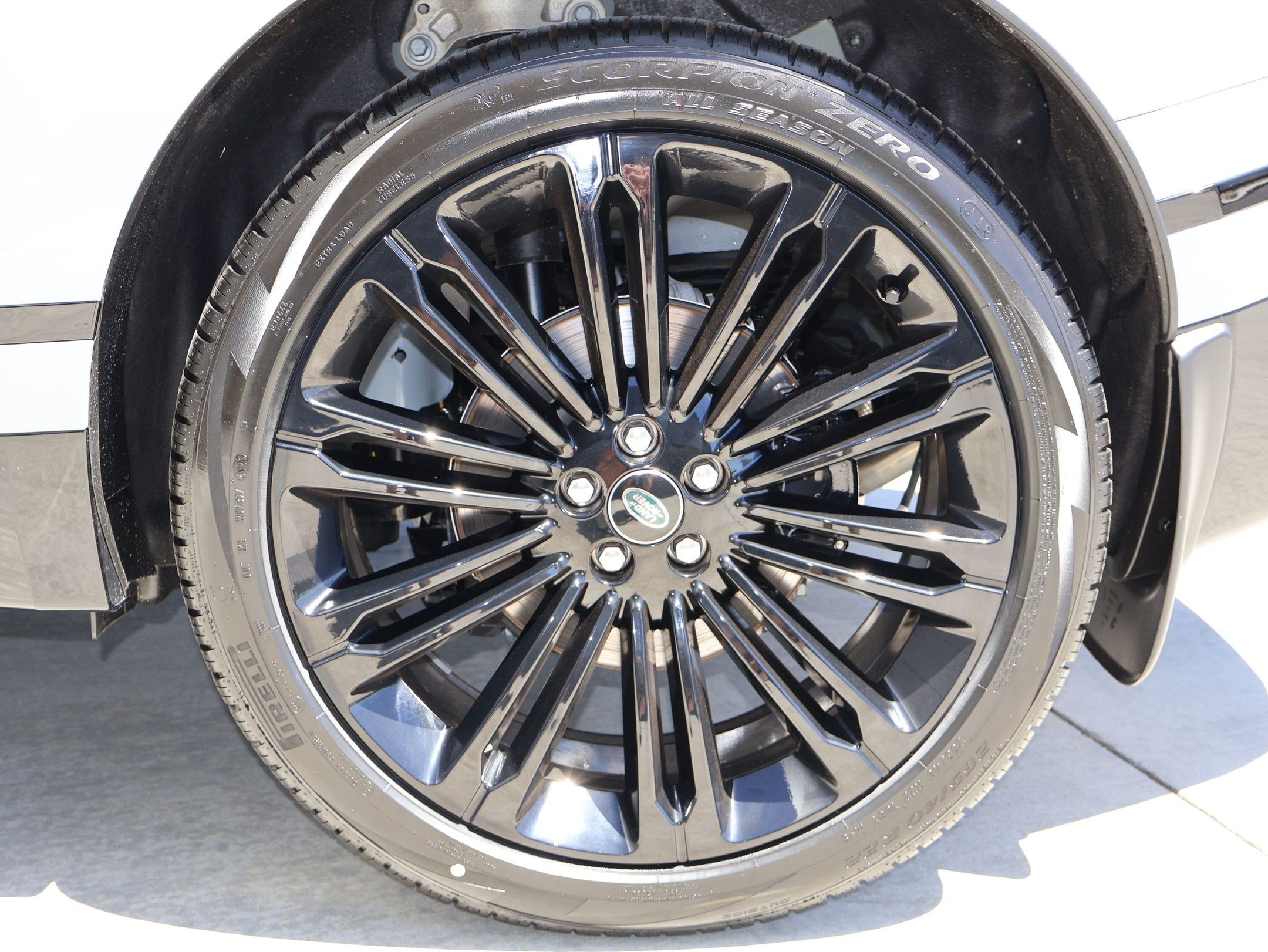 New 2026 Land Rover Range Rover Velar Dynamic SE AWD/4WD image 19