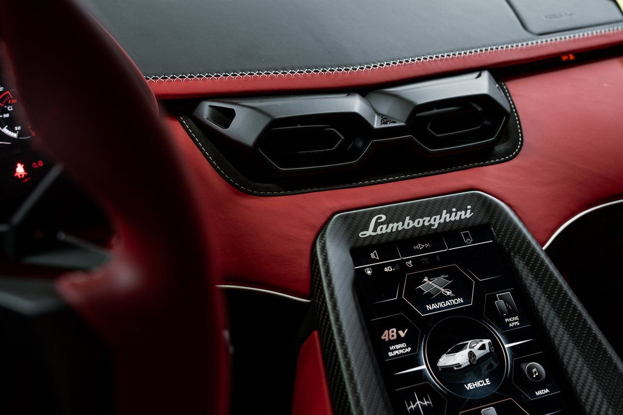 Used 2022 Lamborghini Aventador Countach image 19